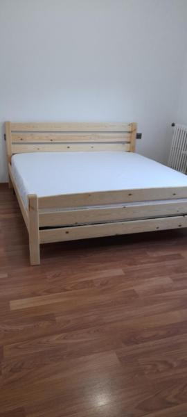 Apparemment F2 dans un quartier résidentiel